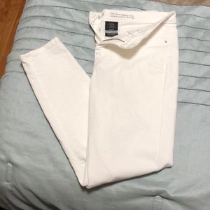 White ankle crop skinny jeans